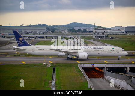 Saudi Arabian Airlines Boeing 787-10 Dreamliner HZ-AR25 am Boden am Kuala Lumpur International Airport Stockfoto