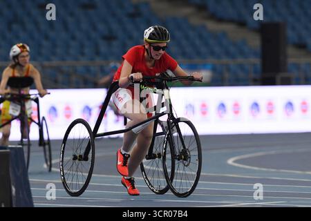 Neu-Delhi, Indien. September 2025. Magdalena Andruszkiewicz aus Polen tritt am 28. September 2025 im JLN-Stadion in Neu-Delhi im 400-m-T72-Finale der Frauen während der World Para Athletics 2025 an. Foto: Anshuman Akash/ABACAPRESS.COM Credit: Abaca Press/Alamy Live News Stockfoto