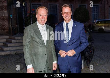 28.09.2025. Düsseldorf. Stichwahl bei der ob-Wahl in der Landeshauptstadt. Hier: Sieger der Stichwahl: Ob Dr. Stephan Keller CDU. Oberbürgermeister Dr. Stephan Keller CDU erhält bei der Oberbürgermeister-Wahl am 14. September in der Landeshauptstadt Düsseldorf 43,57 Prozent der Wählerstimmen. Er trift in der Stichwahl auf Bürgermeisterin Clara Gerlach GRÜNE, die auf 22,16 Prozent kam. Düsseldorf Rathaus Nordrhein-Westfalen Deutschland *** 28 09 2025 Düsseldorf Stichwahl bei der Oberbürgermeisterwahl in der Landeshauptstadt hier Sieger der Stichwahl Oberbürgermeister Dr. Stephan Keller CDU L Stockfoto