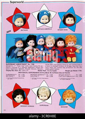 19768 Amsco's „Superbaby“ Puppen-Werbespot, eine Reihe von Sitzsack-Puppen mit beliebten Superhelden, die als Babys verkleidet sind: Superman, Batman, Wonder Woman, Shazam, Spider-man, und Captain America Stockfoto