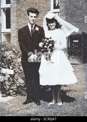 Gitarrist Jeff Beck Mit Seiner Ersten Frau Patricia, 1963 Stockfoto