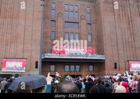 London, Großbritannien. September 2025. England Rugby's Red Roses Champions Party im Battersea Power Station. NUR REDAKTIONELLE VERWENDUNG. NICHT FÜR KOMMERZIELLE ZWECKE. London, Großbritannien © ️ Credit: Elsie Kibue/Alamy Live News Stockfoto