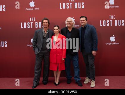 London, Vereinigtes Königreich. September 2025. Gruppenfoto für die Besetzung von „The Lost Bus“ in Curzon Mayfair – von links Matthew McConaughey, America Ferrera, Paul Greengrass. Cristina Massei/Alamy Live News Stockfoto