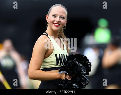 27. September 2025: Wake Forest Dazzling Deacs. NCAA-Fußballspiel zwischen Georgia Tech und Wake Forest University im AlLegacy Federal Credit Union Stadium in Winston-Salem, North Carolina. David Beach/CSM Stockfoto