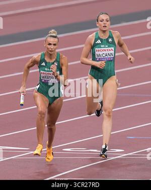 Sharlene Mawdsley aus Irland trat am 12. Dezember 2025 im Nationalstadion in Tokio in den 4x400 m Staffelfrauenläufen an Stockfoto