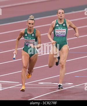 Sharlene Mawdsley aus Irland trat am 12. Dezember 2025 im Nationalstadion in Tokio in den 4x400 m Staffelfrauenläufen an Stockfoto