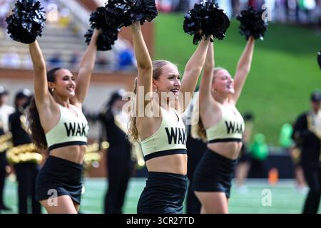 27. September 2025: Wake Forest Dazzling Deacs. NCAA-Fußballspiel zwischen Georgia Tech und Wake Forest University im AlLegacy Federal Credit Union Stadium in Winston-Salem, North Carolina. David Beach/CSM Stockfoto