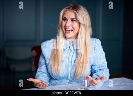 Die Schweizer Popsängerin Beatrice Egli am Freitag, 5. September 2025, im Interview mit der APA - Austria Presse Agentur in Wien. - 20250905 PD25943 Credit: APA-PictureDesk/Alamy Live News Stockfoto