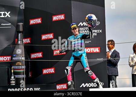 Japon. September 2025. QUILES Maximo (Spa), CFMOTO Aspar Team, Porträt feiert seinen dritten Platz während des Moto3 Motul Grand Prix von Japan 2025 auf dem Twin Ring Motegi Circuit vom 26. Bis 28. September in Motegi, Japan - Photo Studio Milagro/DPPI Credit: DPPI Media/Alamy Live News Stockfoto