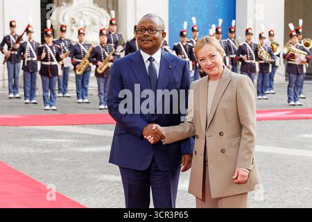 Rom, Italien. September 2025. Premierminister Giorgia Meloni und der Präsident der Republik Guinea-Bissau Umaro Sissoco Embaló während des Treffens im Palazzo Chigi, Rom, Montag, 29. September 2025 (Foto: Roberto Monaldo/LaPresse) Credit: LaPresse/Alamy Live News Stockfoto