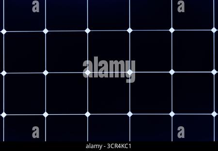 Hintergrund der Solarpaneele Nahaufnahme. Solaranlagen zur Stromerzeugung. Stockfoto