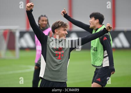 München, Deutschland. September 2025. Tom BISCHOF (FC Bayern München), Hi:Michael OLISE (FC Bayern München), Minjae KIM (FC Bayern München), Abschlusstraining am 29. September 2025 Fußball Champions League, Saison 2025/26 FC Pafos - FC Bayern München? Quelle: dpa/Alamy Live News Stockfoto