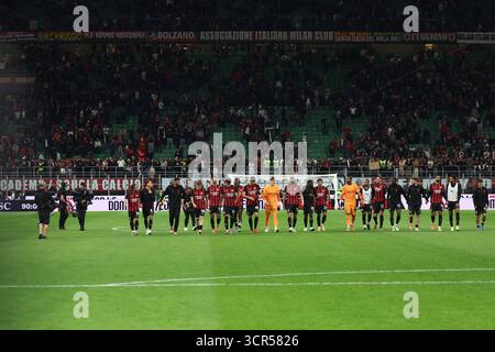 Mailand, Italien. September 2025. Die Spieler des AC Mailand feiern am 28. September 2025 im Stadio Giuseppe Meazza am Ende der Serie A zwischen dem AC Mailand und dem SSC Napoli. Quelle: Marco Canoniero/Alamy Live News Stockfoto