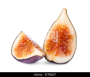 Stücke reifer Feigen isoliert auf weiß Stockfoto