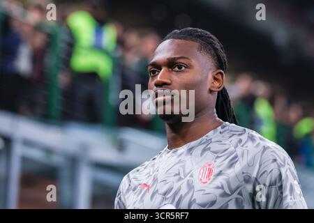 Mailand, Italien. September 2025. Rafael Leao vom AC Milan wurde 2025/26 während des Fußballspiels der Serie A zwischen dem AC Milan und dem SSC Napoli im San Siro Stadion gesehen. FINAL SCOREMilan 2 | 1 Napoli Credit: SOPA Images Limited/Alamy Live News Stockfoto