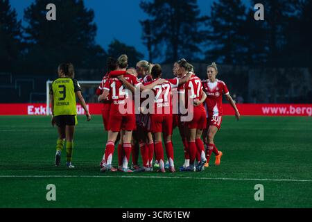 Dortmund, Deutschland. September 2025. Während der ersten Runde des DFB Pokal der Frauen Spiel zwischen Borussia Dortmund und FC Bayern München im Stadion Rote Erde in Dortmund, Deutschland Credit: SPP Sport Press Photo. /Alamy Live News Stockfoto