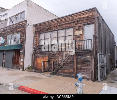 Monterey, KALIFORNIEN, USA – 24. September 2025: Außenansicht der Pacific Biological Laboratories on Cannery Row in Monterey, CA. Das Labor gehörte Ed Ricketts A Stockfoto