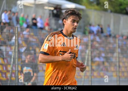 Rom, Italien. September 2025. Emanuele Lulli (AS Roma) während des Spiels der Primavera 1 Italienischen Fußball-Meisterschaft zwischen Roma und Frosinone im Centro Fulvio Bernardini am 29. September 2025 in Trigoria - Rom, Italien Credit: Roberto Bettacchi Photography/Alamy Live News Stockfoto
