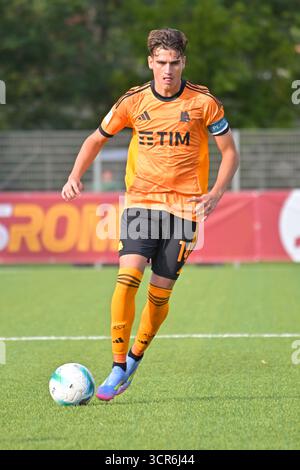 Rom, Italien. September 2025. Jacopo Mirra (AS Roma) während des Spiels der Primavera 1 Italienischen Fußball-Meisterschaft zwischen Roma und Frosinone im Centro Fulvio Bernardini am 29. September 2025 in Trigoria - Rom, Italien Credit: Roberto Bettacchi Photography/Alamy Live News Stockfoto