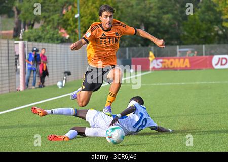 Rom, Italien. September 2025. Emanuele Lulli (AS Roma) während des Spiels der Primavera 1 Italienischen Fußball-Meisterschaft zwischen Roma und Frosinone im Centro Fulvio Bernardini am 29. September 2025 in Trigoria - Rom, Italien Credit: Roberto Bettacchi Photography/Alamy Live News Stockfoto