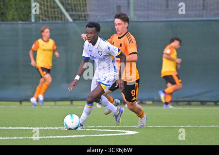 Rom, Italien. September 2025. Abubacar Ceesay (Frosninone Calcio) während des Spiels der Primavera 1 Italienischen Fußball-Meisterschaft zwischen Roma und Frosinone im Centro Fulvio Bernardini am 29. September 2025 in Trigoria - Rom, Italien Credit: Roberto Bettacchi Photography/Alamy Live News Stockfoto