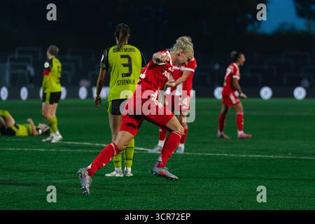 Dortmund, Deutschland. September 2025. Während der ersten Runde des DFB Pokal der Frauen Spiel zwischen Borussia Dortmund und FC Bayern München im Stadion Rote Erde in Dortmund, Deutschland Credit: SPP Sport Press Photo. /Alamy Live News Stockfoto