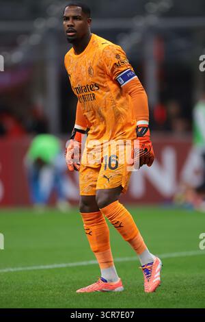 Mailand, Italien. September 2025. Mike Maignan vom AC Milan während des Spiels AC Milan gegen Napoli Serie A in Giuseppe Meazza, Mailand. Der Bildnachweis sollte lauten: Jonathan Moscrop/Sportimage Credit: Sportimage Ltd/Alamy Live News Stockfoto