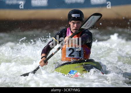 Cranebrook, Australien. September 2025. Tillmann Roeller aus Deutschland wurde 2025 beim Men's Kayak Cross Individual Event während der ICF Canoe Kayak Slalom World Championship im Penrith Whitewater Stadium in Aktion gesehen. Roeller wurde mit 61 Punkten beendet. Quelle: SOPA Images Limited/Alamy Live News Stockfoto