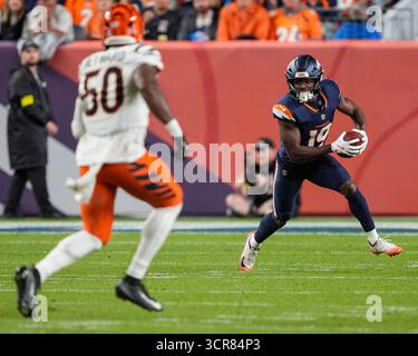 29. September 2025: Denver Broncos Wide Receiver Marvin Mims Jr. (19) gibt in der ersten Hälfte des Fußballspiels zwischen den Denver Broncos und Cincinnati Bengals einen Punt zurück. Derek Regensburger/CSM. Stockfoto