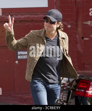 Sydney, Vereinigte Staaten Von Amerika. Dezember 2010. SYDNEY, AUSTRALIEN – 18. DEZEMBER: Keith Urban und seine Frau Nicole Kidman machen sich auf den Weg zu einem Theatertreffen! Keith und Nicole gingen zu einer Aufführung von „Diary of a man man man“ im Belvoir Street Theater in Sydney, in dem der australische Schauspieler Geoffrey Rush zu sehen war. Nicole wurde beobachtet, wie sie ihre Jacke geschlossen hielt, und alle über die Gerüchte über eine neue Schwangerschaft erraten. Währenddessen beobachtet Nicole KidmanÕs Vater Baby Rose. Am 18. Dezember 2010 in Sydney, Australien. Leute: Keith Urban Credit: Storms Media Group/Alamy Live News Stockfoto