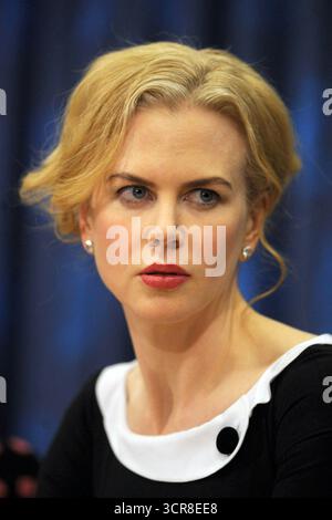 Manhattan, Vereinigte Staaten Von Amerika. November 2008. NEW YORK – 22. NOVEMBER: UNIFEM Goodwill Botschafterin der australischen Schauspielerin Nicole Kidman wird auf einer Pressekonferenz die Ergebnisse der Kampagne „Sag Nein zu Gewalt gegen Frauen“, einer internetbasierten Petition, am 25. November 2008 im Hauptquartier der Vereinten Nationen in New York bekanntgeben. UNIFEM ist der Frauenfonds bei den Vereinten Nationen, der die Menschenrechte von Frauen und die Gleichstellung von Frauen in über 100 Ländern fördert. Menschen: Nicole Kidman Credit: Storms Media Group/Alamy Live News Stockfoto