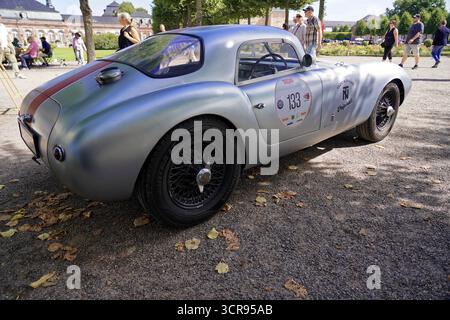 Masarati, Oldtimer Classic, Gala International Concours d'Elegance Schwetzingen 2025, Deutschland, Europa, Seitenansicht eines Oldtimer in Silber mit Stockfoto