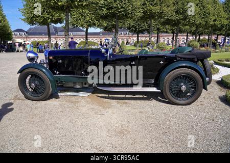 Lagonda, Oldtimer Classic, Gala International Concours d'Elegance Schwetzingen 2025, Deutschland, Europa, Oldtimer Classic schwarz und grün, Parkseite Stockfoto