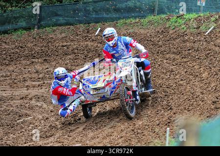 Motocross, Rudersberg, Baden-Württemberg, Deutschland, Europa, aufregender Moment in einer Kurve während eines Motocross-Rennens im Seitenwagen, Rudersberg Motocross Stockfoto