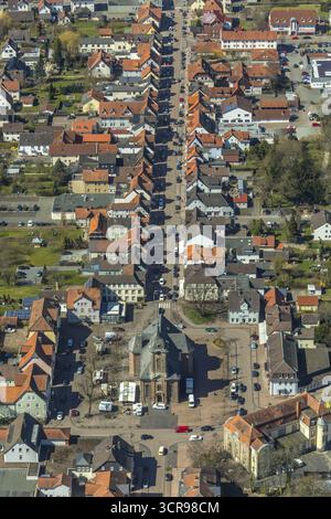 Luftaufnahme, Stadtkirche mit Kirchplatz und Bahnhofstraße, große Allee, Eichenallee, Bad Arolsen, Stadtteil Waldeck-Frankenberg, Hessen, Deutschland, Stockfoto