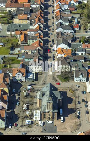 Luftaufnahme, Stadtkirche mit Kirchplatz und Bahnhofstraße, große Allee, Eichenallee, Bad Arolsen, Stadtteil Waldeck-Frankenberg, Hessen, Deutschland, Stockfoto