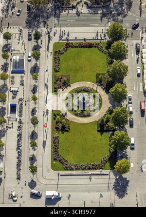 Luftaufnahme, Corneliusplatz mit Brunnen und Blumenbeet in der Königsallee, Stadtzentrum, Düsseldorf, Ruhrgebiet, Nordrhein-Westfalen, Deutschland, DE, EU Stockfoto