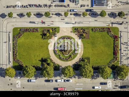 Luftaufnahme, Corneliusplatz mit Brunnen und Blumenbeet in der Königsallee, Stadtzentrum, Düsseldorf, Ruhrgebiet, Nordrhein-Westfalen, Deutschland, DE, EU Stockfoto