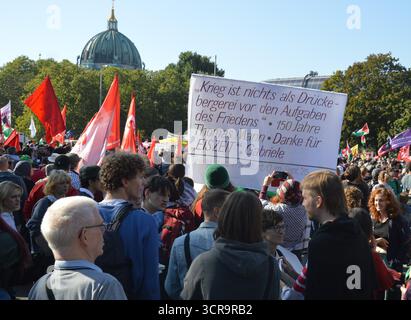 Berlin, Deutschland - 27. September 2025 - "alle Augen auf Gaza" marschieren durch Berlin aus Protest gegen Israel. (Foto: Markku Rainer Peltonen) Stockfoto