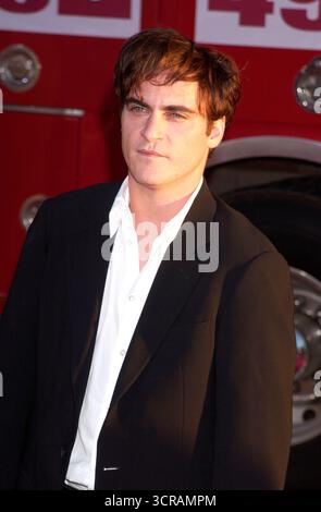 Joaquin Phoenix bei der „Ladder 49“-Premiere im El Capitan Theater, Hollywood – 20. September 2004 Stockfoto