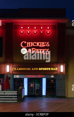 Atlantic City, NJ - 27. August 2025: Chickie's & Pete's ist eine beliebte Sportbar im Tropicana Casino, bekannt für seine energiegeladene Atmosphäre Stockfoto
