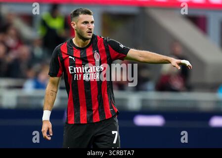 Mailand, Italien. September 2025. Santiago Gimenez vom AC Milan Gesten während des Serie A Enilive Spiels zwischen AC Milan und SSC Napoli im Stadio Giuseppe Meazza am 28. September 2025 in Mailand. Quelle: Giuseppe Maffia/Alamy Live News Stockfoto