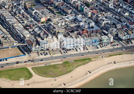 Ein Luftbild von Blackpool South Promenade, Nordwesten der Fylde Coast, Nordengland, Großbritannien Stockfoto