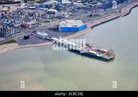 Ein Luftbild von Blackpool South Pier, Nordwest Fylde Coast, Nordengland, Großbritannien Stockfoto
