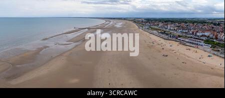 Panoramablick auf Bridlington Seafront, Bridlington, East Riding of Yorkshire, Großbritannien. Stockfoto