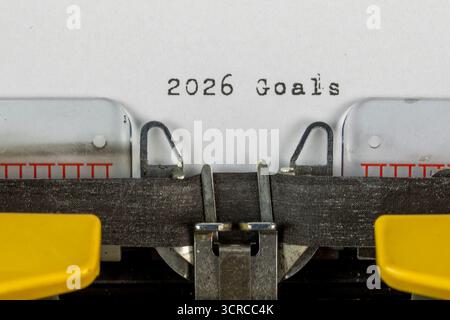 2026 Ziele auf einer alten Schreibmaschine geschrieben Stockfoto