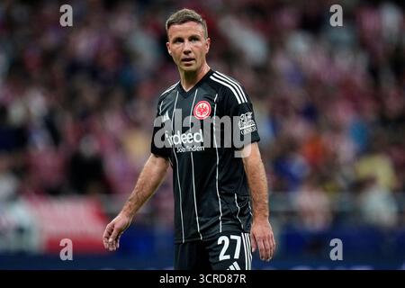 Madrid, Spanien. 30. September 2025. Mario Gotze von Eintracht Frankfurt spielte am 30. September 2025 im Riyadh Air Mertropolitano Stadium in Madrid, Spanien, während des UEFA Champions League-Spiels zwischen Atletico de Madrid und Eintracth Frankfurt. (Foto: Cesar Cebolla/PRESSIN) Credit: PRESSINPHOTO SPORTS AGENCY/Alamy Live News Stockfoto
