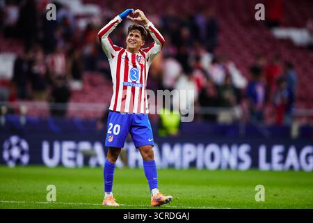 MADRID, SPANIEN - SEPTEMBER 30: Giuliano Simeone von Atletico de Madrid während des Spiels der UEFA Champions League 2025/26 Phase MD2 zwischen Atletico de Madrid und Eintracht Frankfurt am 30. September 2025 in Madrid. (Foto: QSP) Guthaben: QSP/Alamy Live News Stockfoto