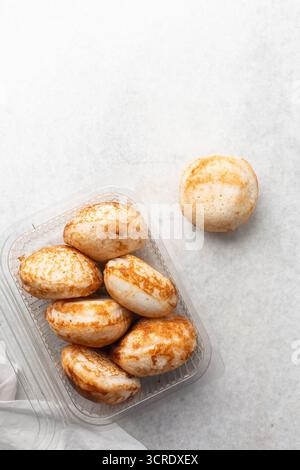 Blick von oben auf Masa, Blick von oben auf das Essen vom nördlichen nigeria Masa Reis Kuchen Stockfoto