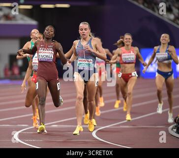 Sarah aus Kenia und Keely Hodgkinson aus Großbritannien und NI traten im 800-m-Halbfinale der Frauen bei der Leichtathletik-Weltmeisterschaft Tokio 2025 AT an Stockfoto